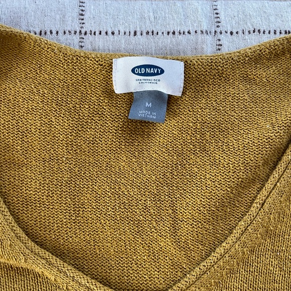 Old Navy Women’s (M) Sweater - Picture 3 of 4
